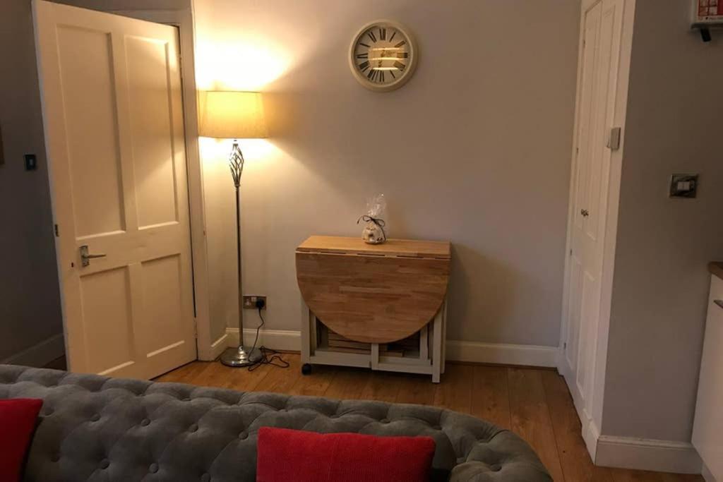 8A Tweed Cottage, Just Off The High St In Peebles Eksteriør billede