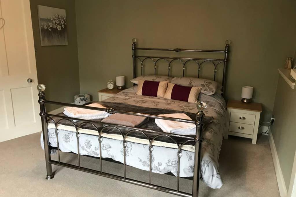8A Tweed Cottage, Just Off The High St In Peebles Eksteriør billede