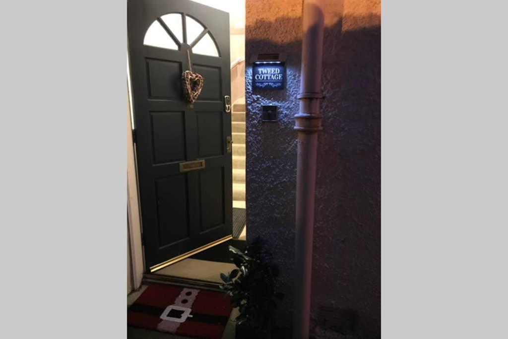 8A Tweed Cottage, Just Off The High St In Peebles Eksteriør billede