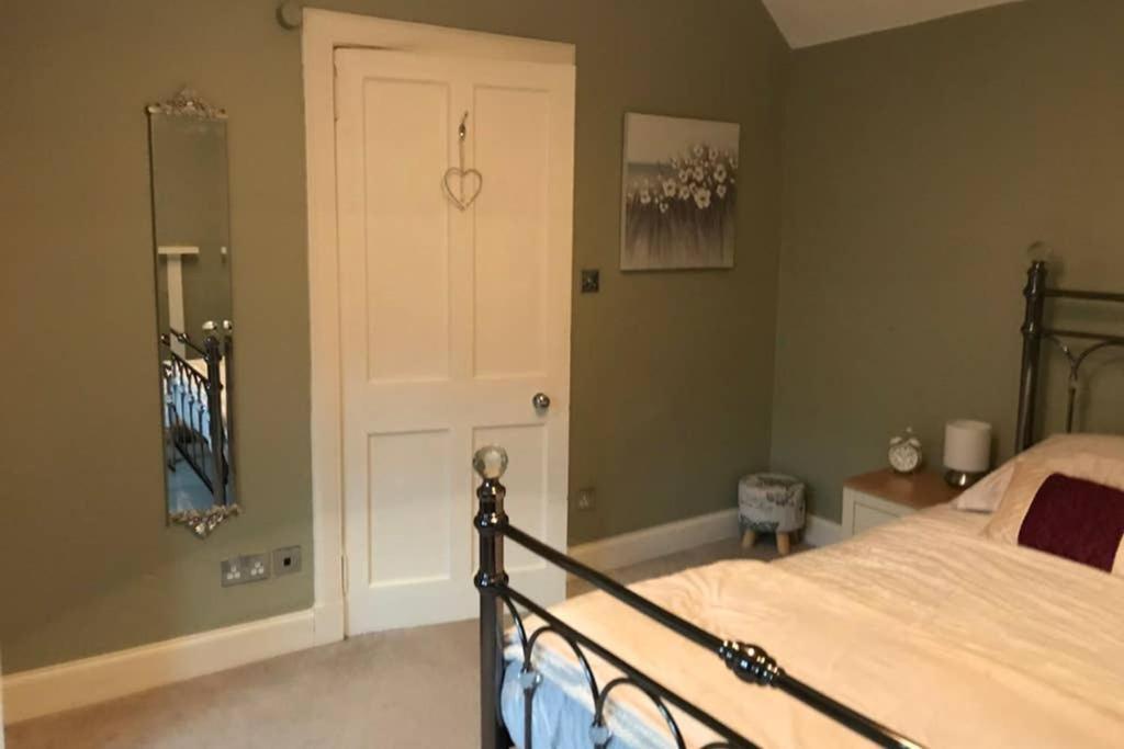 8A Tweed Cottage, Just Off The High St In Peebles Eksteriør billede